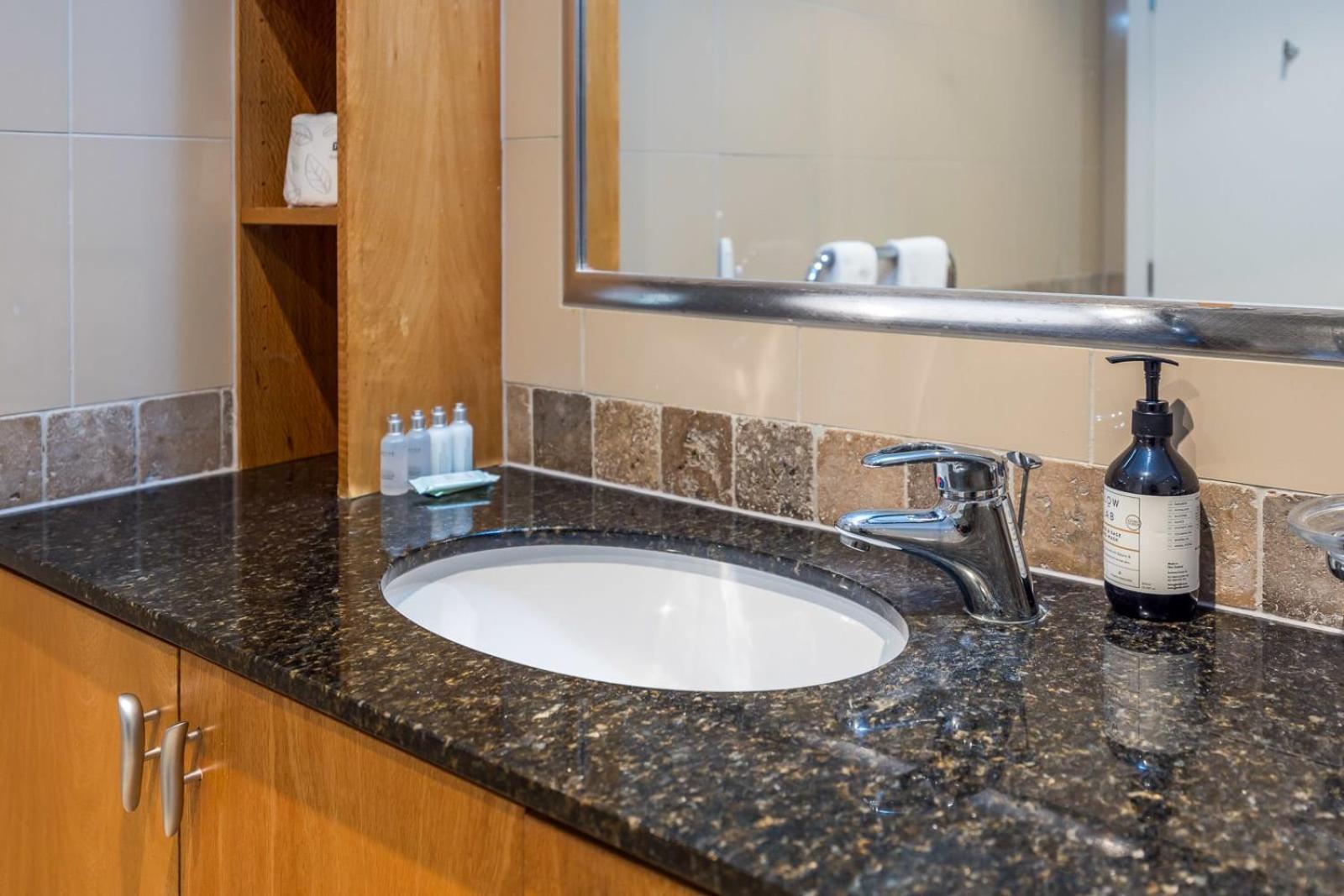 Beautiful Renovated 2 X Bdrm,Perfect Location Daire Auckland Dış mekan fotoğraf